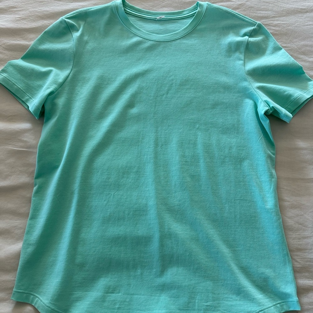 lululemon t shirt